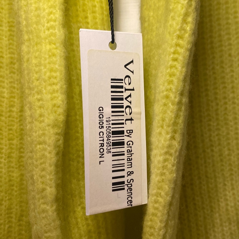 NWT Velvet By Graham & Spencer Women’s Gigi Citron Crewneck Sweater Cabincore - Picture 7 of 8